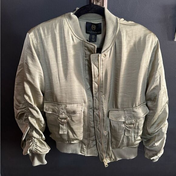 House of Harlow 1960 Sage Green Satin Bomber Jacket Ruffle Sleeves NWT Sz Small - Picture 3 of 6